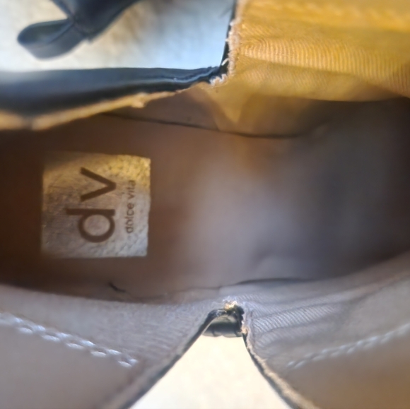 SOLD!!!NWOT DOLCE VITA BOOTIES - Picture 3 of 5